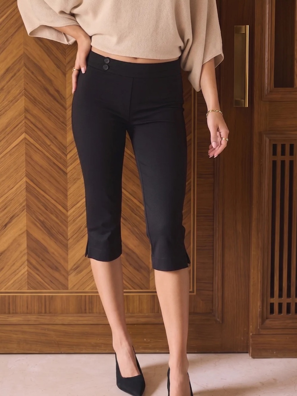 Commense Black Mid-Rise Split Hem Capri Pants